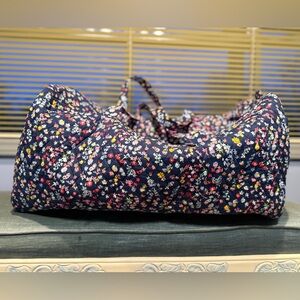 Vera Bradley Scattered Wildflowers Weekender